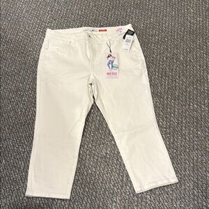 Women’s Celebrity Pink Skinny Mid-Rise the Rider Crop White Jeans Size 16 NWT